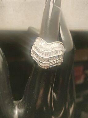 Super Bling Ring Baguette & Round Cut Stones Size 7 Good Condition